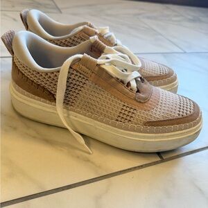 Steve Madden Stylish Tan Sneakers with White Laces (pinkish tan)